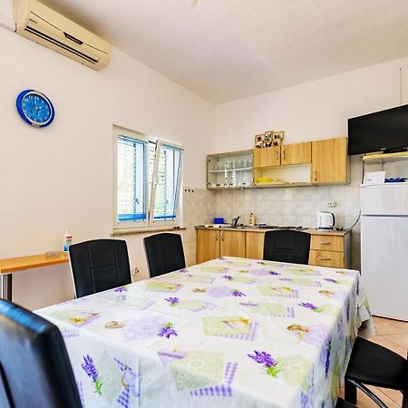 Apartmant Prosika Pag Town Exterior photo