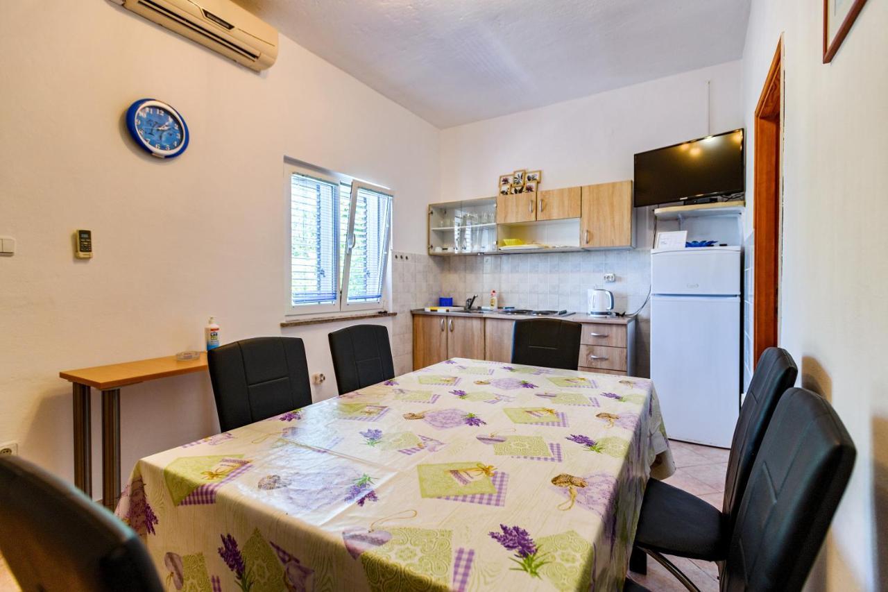 Apartmant Prosika Pag Town Exterior photo