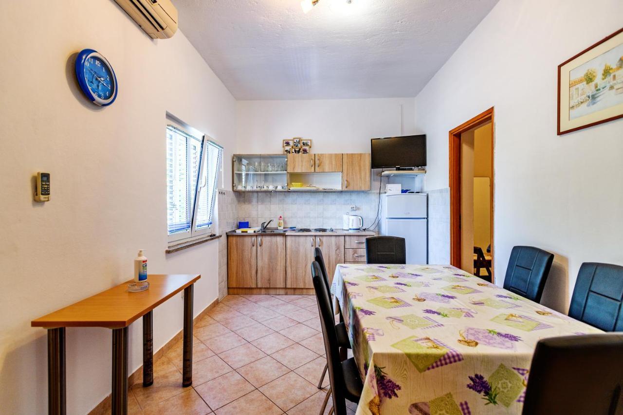 Apartmant Prosika Pag Town Exterior photo